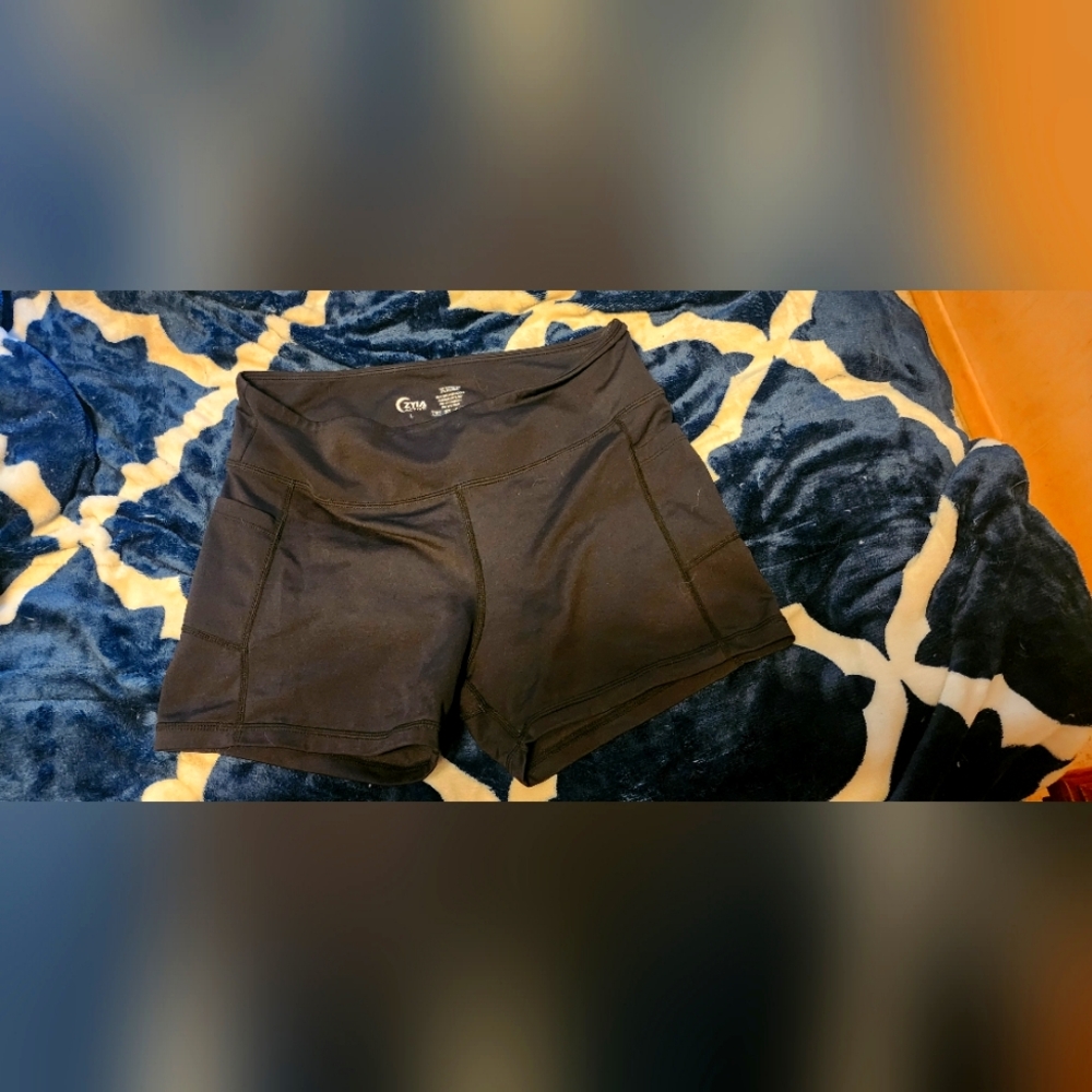 Zyia spandex sports shorts with pockets